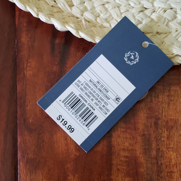 Universal Thread hat - Picture 4 of 4